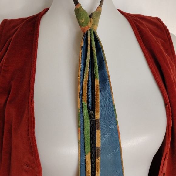 UNIQUE ITALIAN ZIPPER NECK TIE - Picture 5 of 7